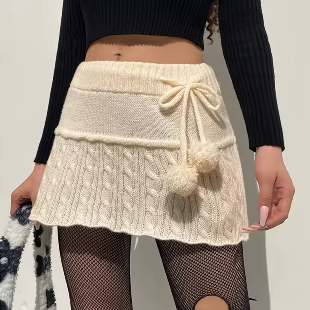 Knitted skirt with puff strings